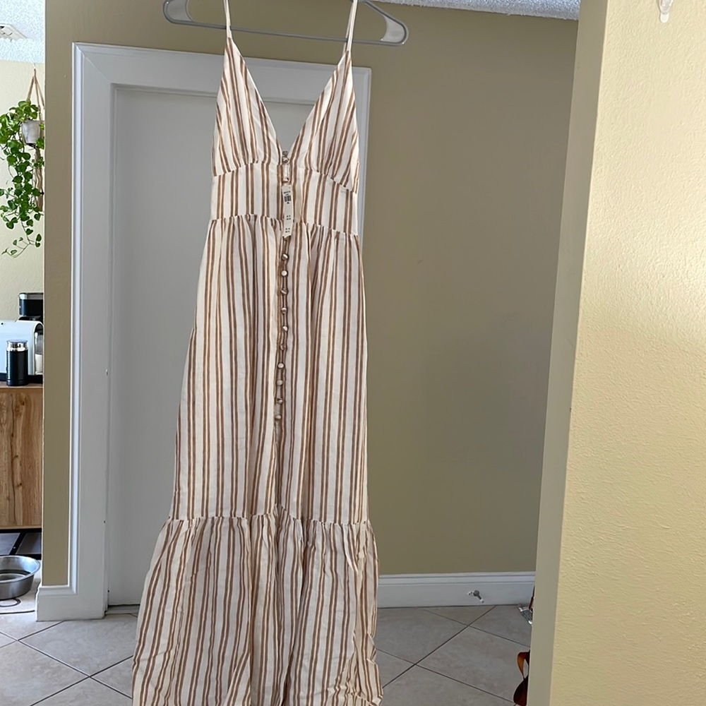 Maxi dress- never worn with tags